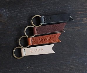 kožená klíčenka s gravírováním